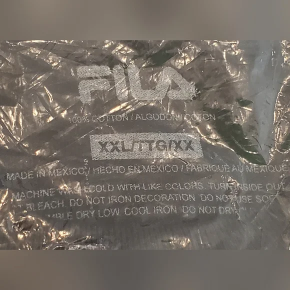 ๐๏ธ Brand NEW Black FILA T-Shirt - Picture 5 of 7